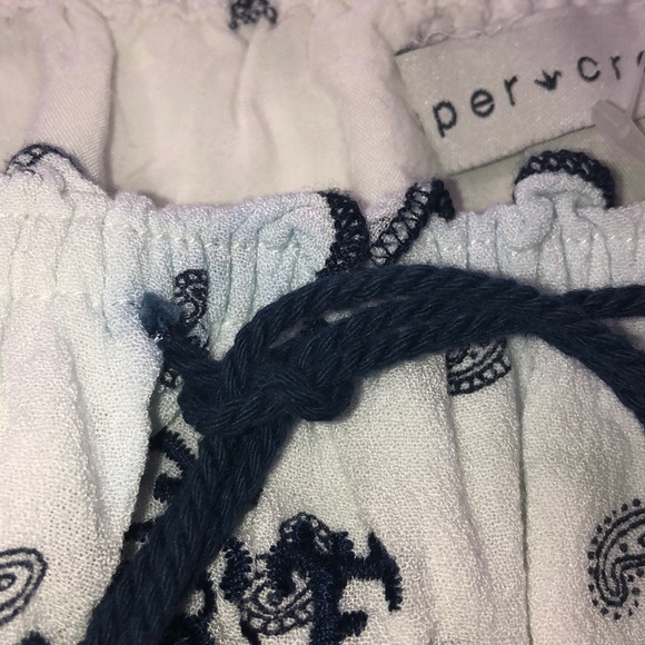 Off the shoulder boutique top - Picture 4 of 6